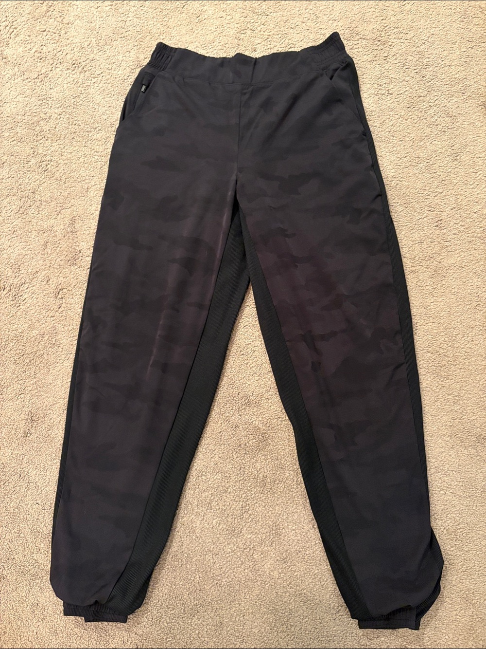 Athleta Women’s Brooklyn Lined Camo Jogger Size 2